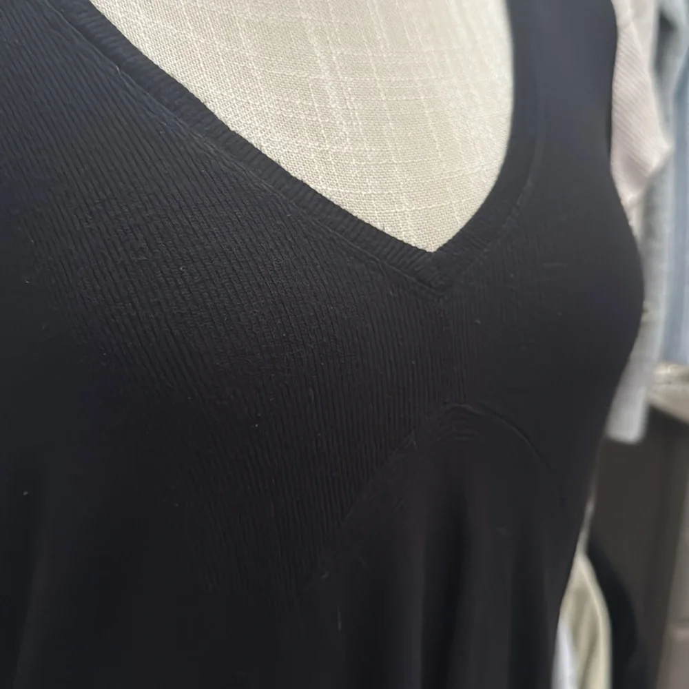 BCBGMAXAZRIA RIBBED TEE - Picture 5 of 7